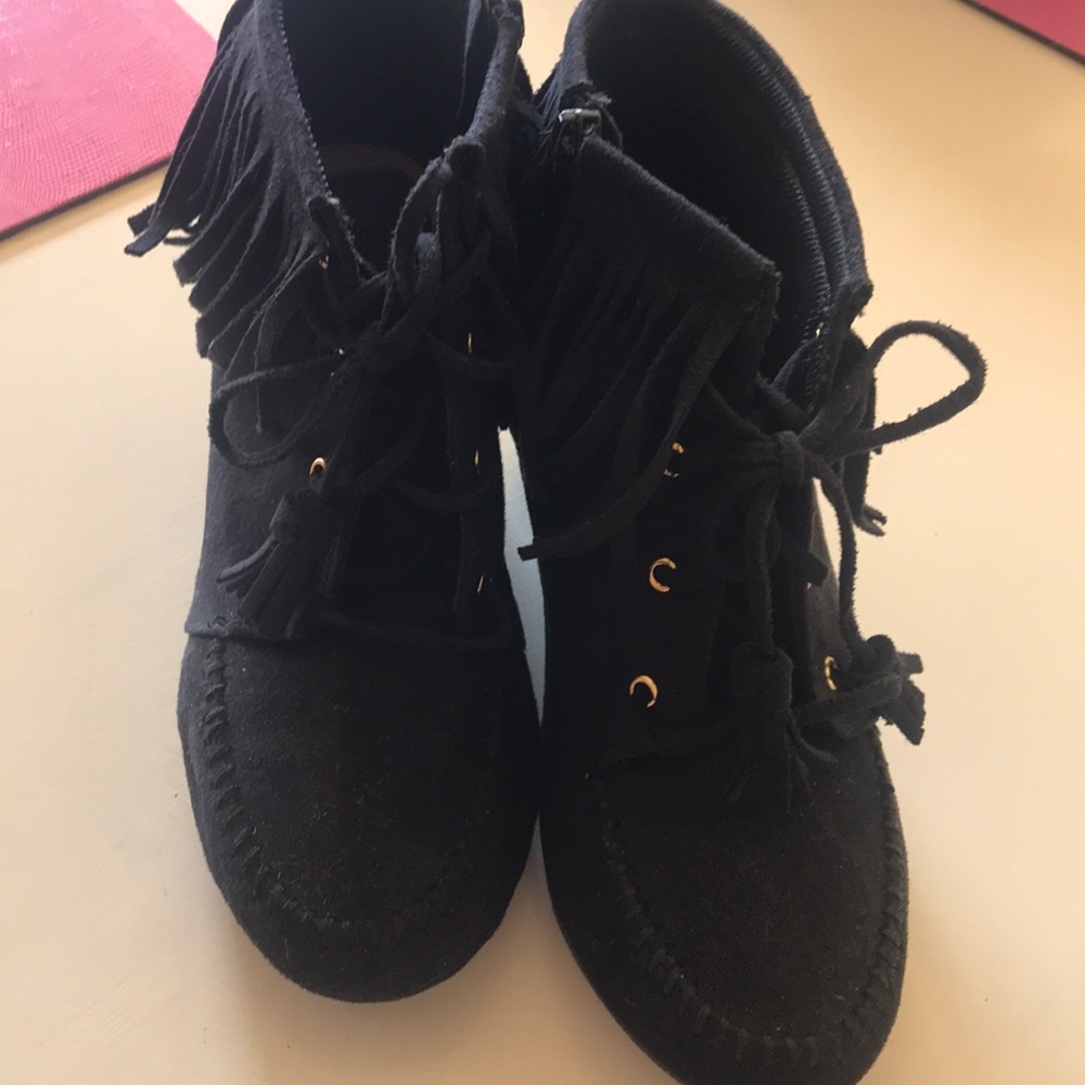 Suede fringe wedge boots